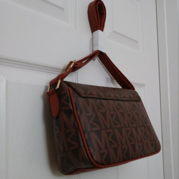 Michael Michelle World Traveler Day Trip Crossbody Bag - Picture 7 of 12